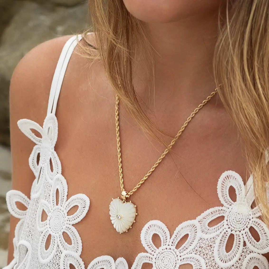 Malene Rope Chain Heart Necklace | Mother of Pearl
