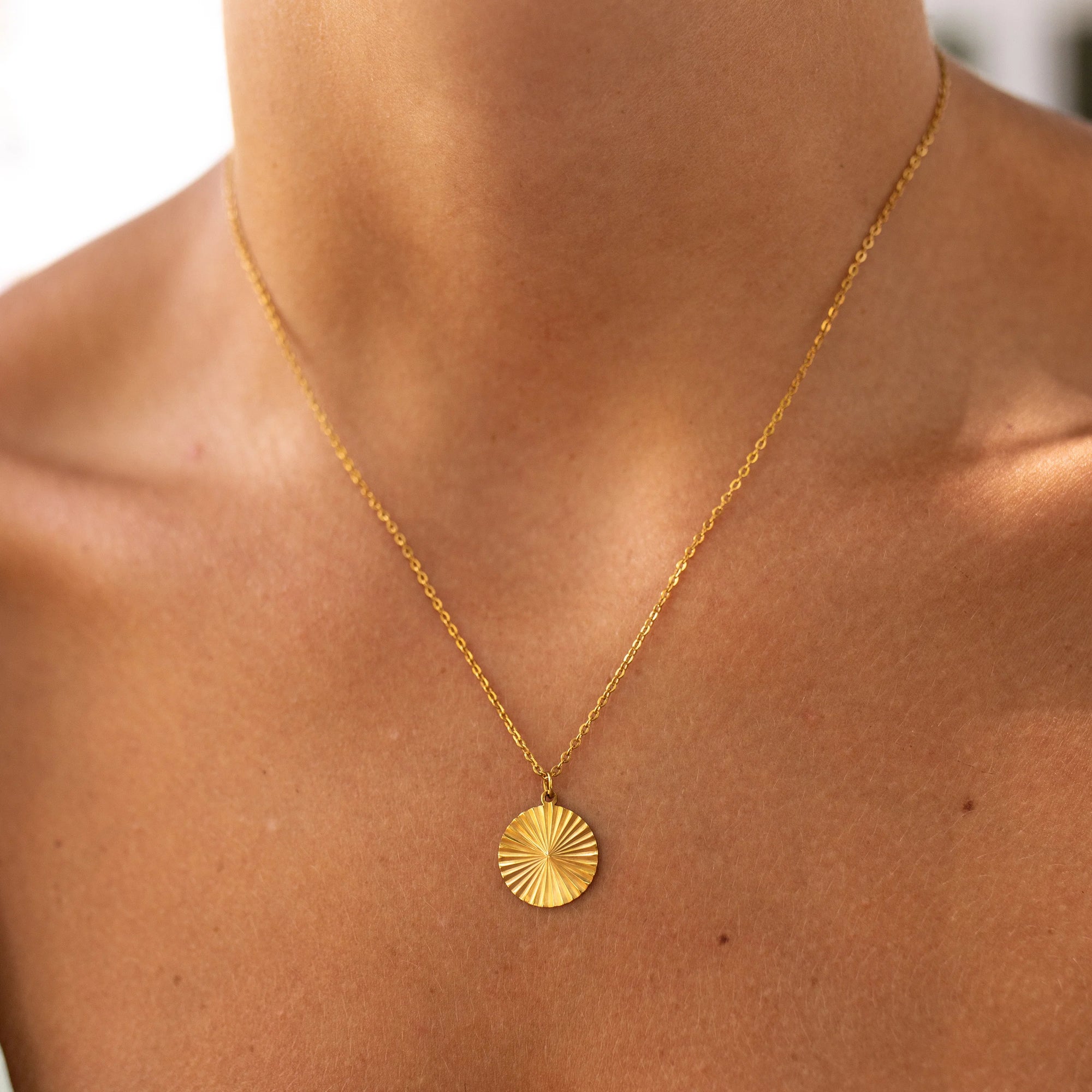 Chasing Sunset Necklace | Gold