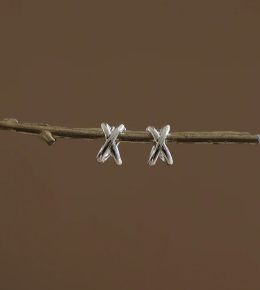 Axel Huggie Earrings | Silver