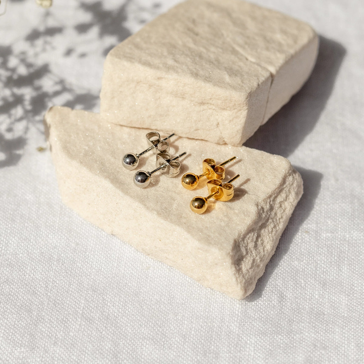 Staple Studs | Gold