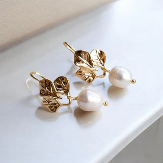 Daisy Pearl Earrings