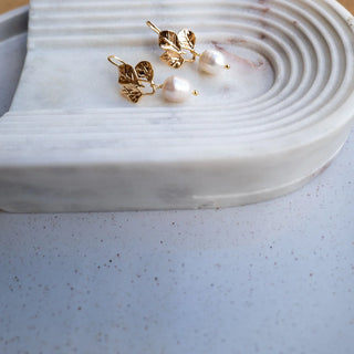 Daisy Pearl Earrings