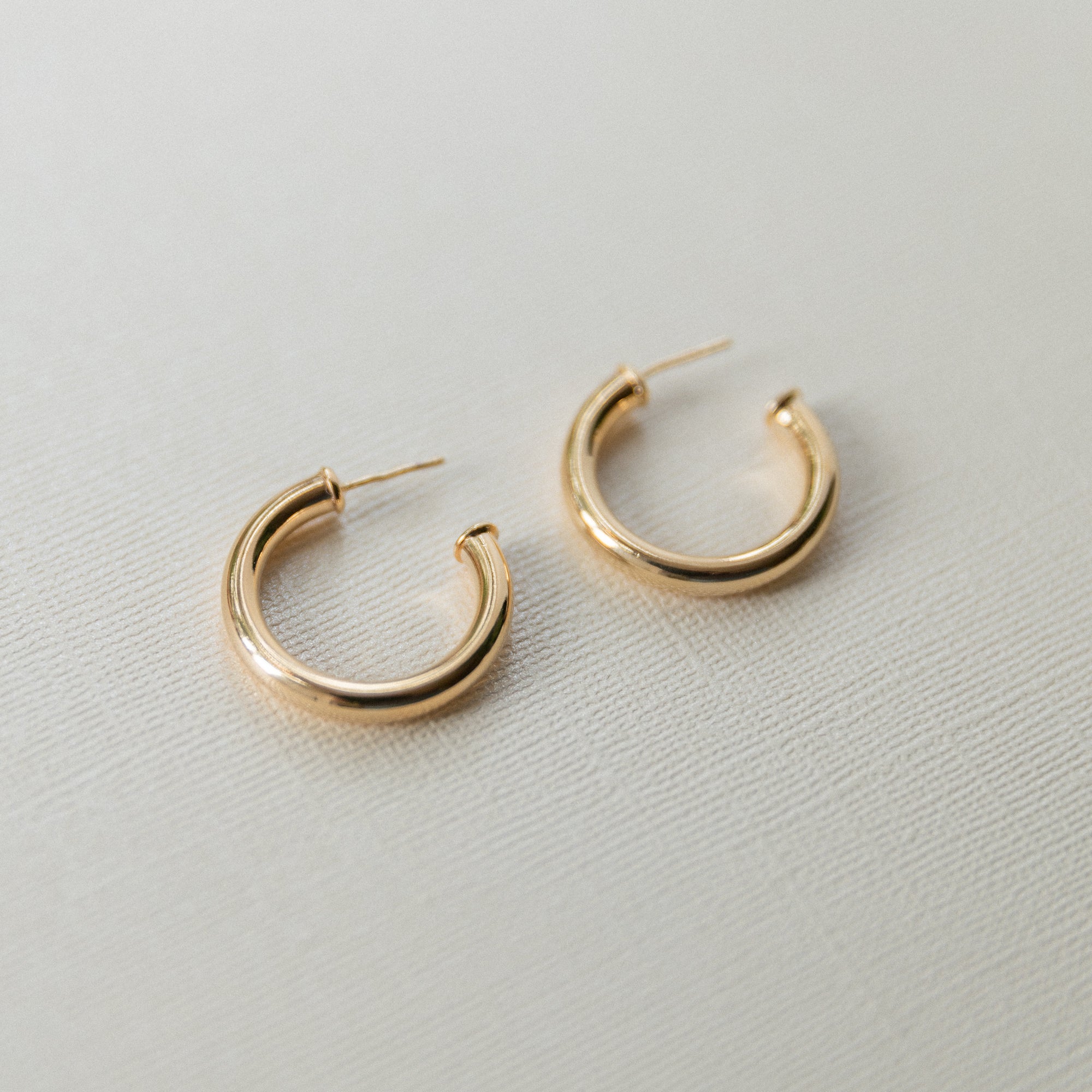 Classic Tube Hoops | Medium Earrings P&K   